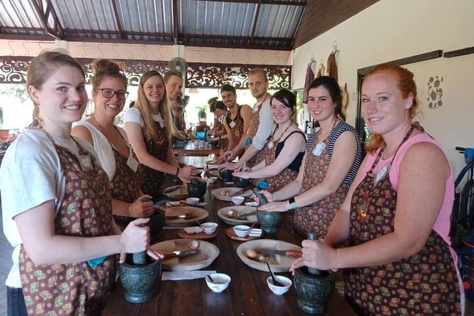 Cooking Evening Class Chiang Mai Visit Organic Garden and Market - Eating What You Cook: AC Dining, Garden Pavilion, and Take-Away Food