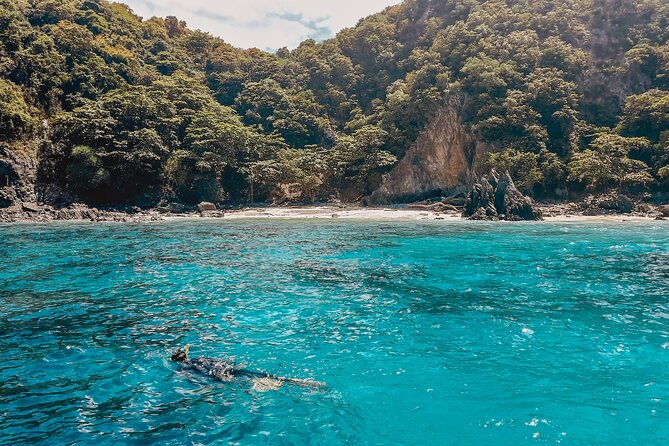 Coral Island Private Boat Tour - Starting the day at 5 Star Marine: briefing, drinks, and a place for luggage