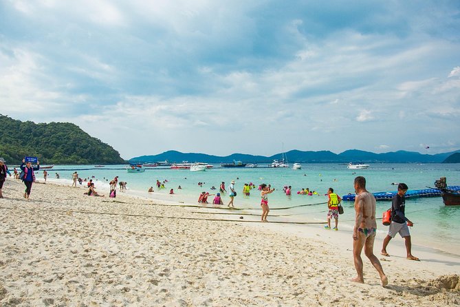 Coral Island & Racha Island Speedboat Excursion - Boat trip logistics: group size, commentary, and communication
