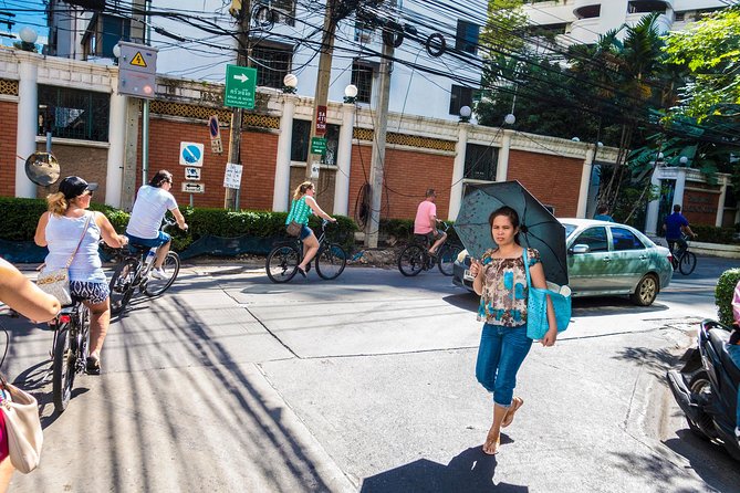 Countryside Bangkok and a Local Floating Market Tour by Bicycle Including Lunch - Meeting at Sukhumvit 26 and getting ready without drama