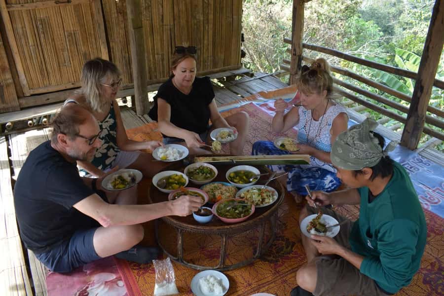 Cultural trekking and boat trip - Entering the day by long-tail boat on Mae Kok River