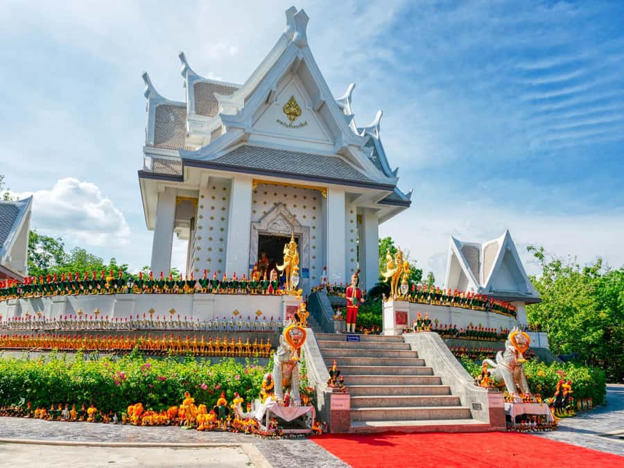 Customize Your Own Bangkok City & Surrounding Provinces Tour - Bangkok must-dos: Grand Palace, Wat Pho, and the golden hour vibe