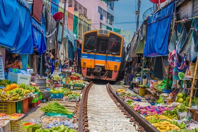 Damnoen Saduak Floating Market & Railway Market Tour from Bangkok - Why This Half-Day Tour Feels Like Two Experiences