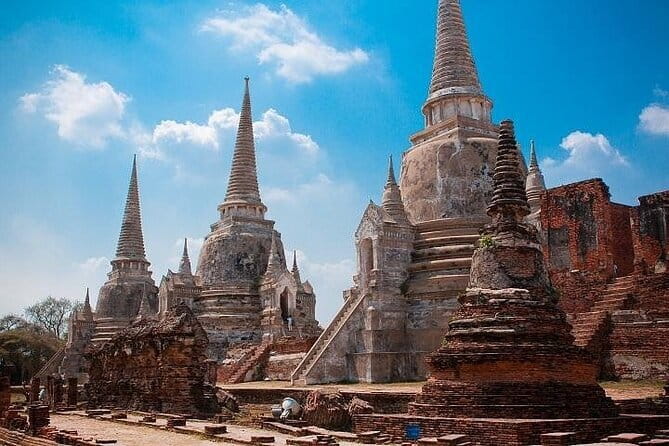 Damnoen Saduak Floating Market & Railway Market Tour from Bangkok - What This Tour Is Like on the Ground