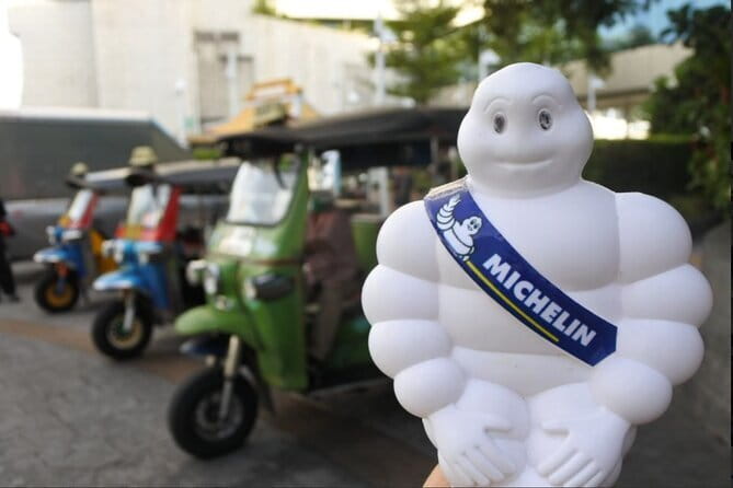 Discover Bangkok: Best Places to Visit - Tailor-Made Adventure - Yaowarat Chinatown and Pak Khlong Flower Talat: everyday Bangkok in two flavors