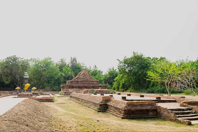 Discover Wiang Kum Kam Ancient City with Wat Chiang Man Visit - Monday reality check: what happens when the centre is closed