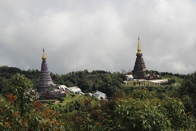 Doi inthanon National Park + 2Hour Fantastic Trekking with Lunch - Morning pickup and the reality of a join-in van