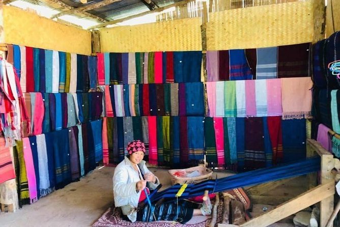 Doi inthanon National Park + 2Hour Fantastic Trekking with Lunch - Stop 6: Thai Hmong community market