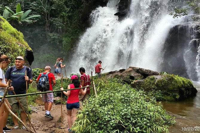 Doi Inthanon National park and 2 hours hiking with private tour - Private pickup and the 10-hour rhythm (what it means for your day)