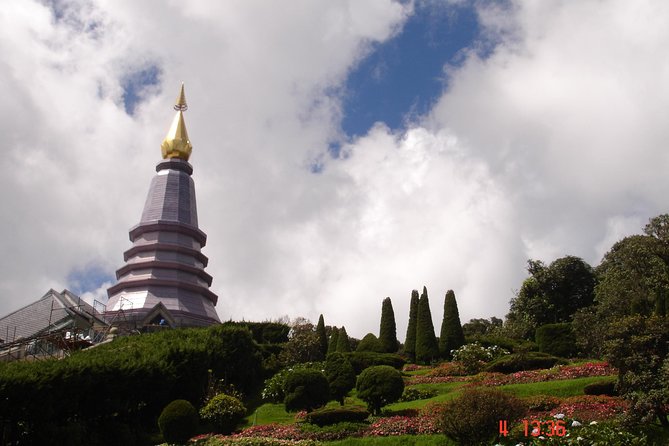 Doi Inthanon National park and 2 hours hiking with private tour - The 2-hour downhill rainforest hike to terrace waterfalls and rice fields