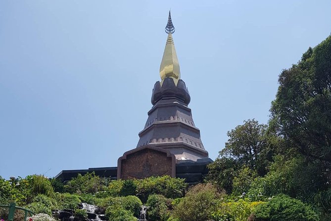 Doi Inthanon National Park Day Trip - Doi Inthanon and the Twin Pagodas: highest-peak country in about an hour