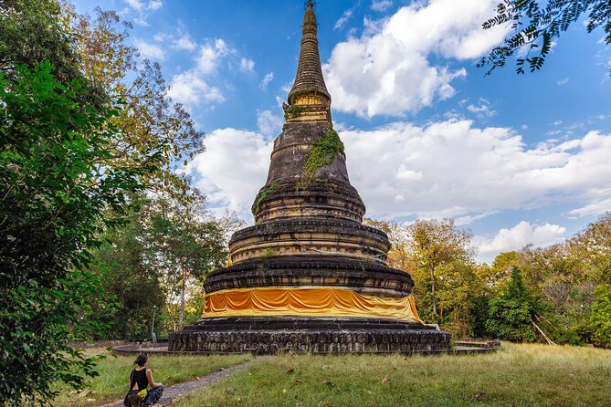 Doi Suthep and Wat Pha Lat Sunrise Tour (Small Group Only) - Wat Pha Lat: forest-temple calm and statues with stories