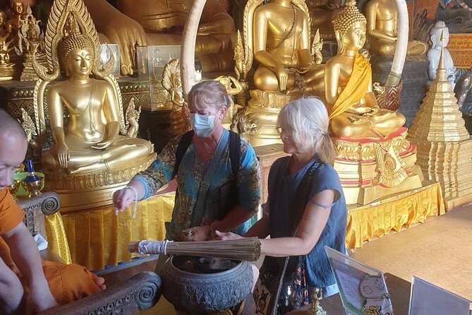 Doi Suthep Temple, Pha Lat Temple, Sticky Waterfall, Orchid farm - Guides, Pace, and Why This Tour Usually Lands Well
