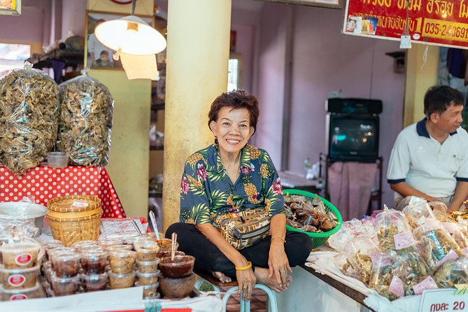 Drinks & Bites in Bangkok Private Tour - Stop 3: Khanom Jeen at ขนมจีนเจ๊เฉย with fermented rice noodles