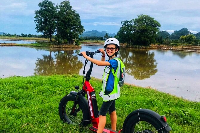 E-Scooter Tour in Kanchanaburi - The café break: where the view actually earns its keep