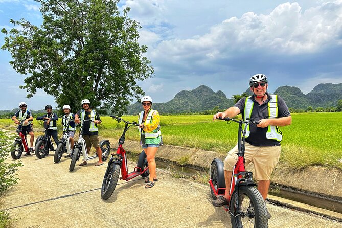 E-Scooter Tour in Kanchanaburi - Chinese temple visit and the final ride-in: pacing the last stretch