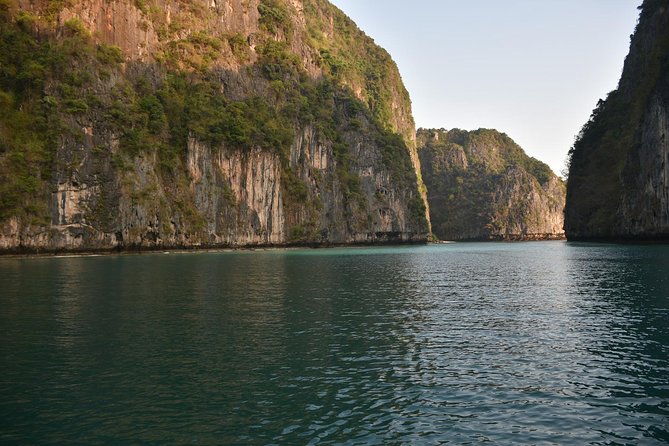 Early Bird Phi Phi Island & 4 Islands Speed Boat Tour from Krabi - Lunch on Koh Phi Phi Don: buffet value and timing pressure