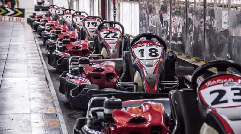EasyKart Bangkok (RCA Plaza) : Go-Kart Racing Experience - Beginner vs Advanced Tracks: What Changes When You Go Faster