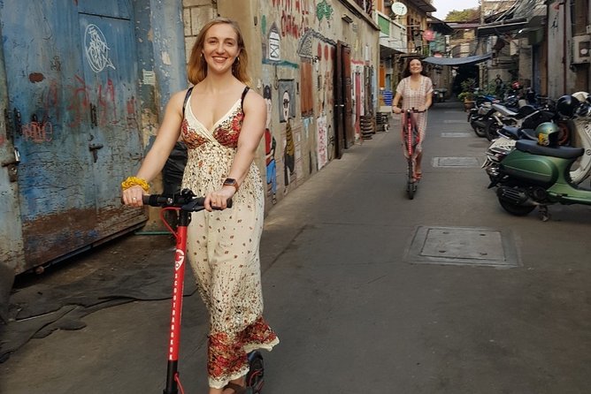 Electric Scooter Tour of Bangkok - Thonburi-style back streets and the China Town maze moment