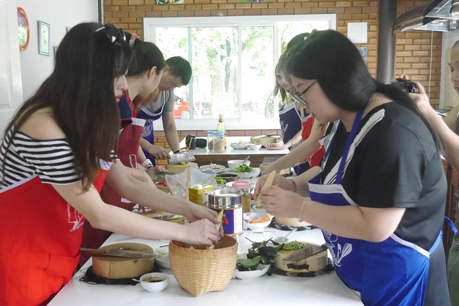 Evening Cooking Class - Cooking studio flow: instructor-led Thai cooking you can repeat
