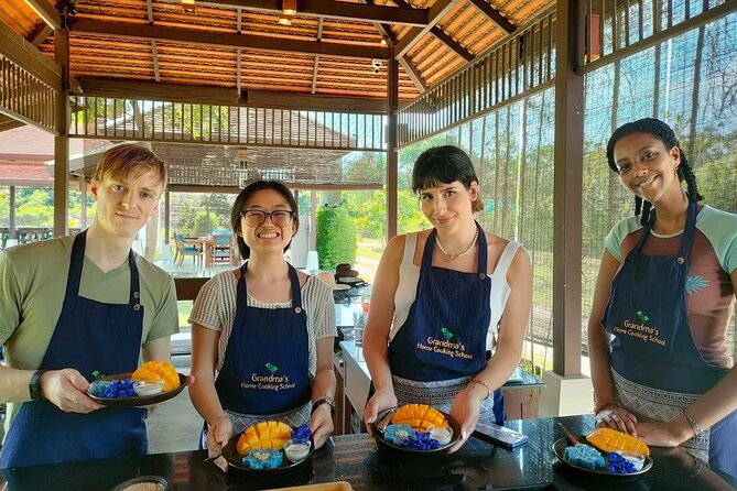 Evening Cooking Class in Traditional Pavilion with Beautiful Garden - Chiang Mai - Eating Together: Your Meal, Plus a Few Helpful Comparisons