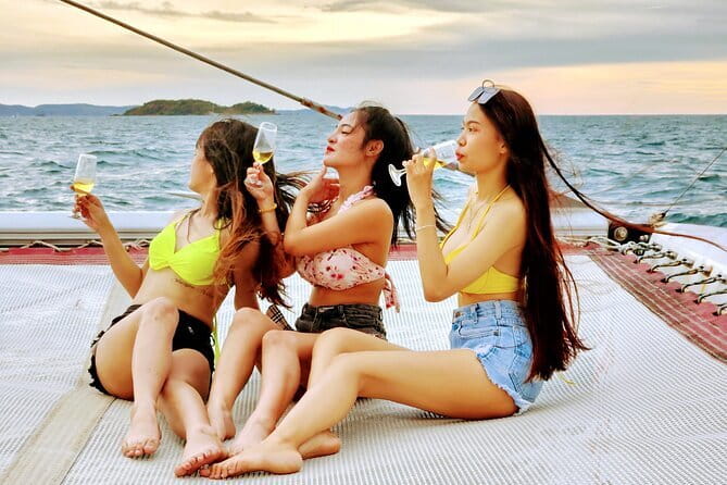 Exclusive Squid Fishing on Chic Floating Café from Pattaya - Timing, Transfers, and How the 4 Hours 45 Minutes Flows