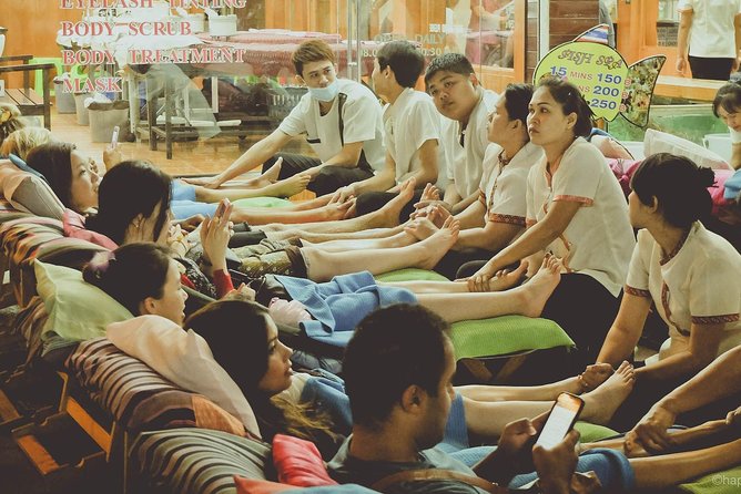 Experience Bangkok at Night with Streetfood Dinner & Foot Massage - Bangkok at 6:00 pm: the sweet spot for seeing more
