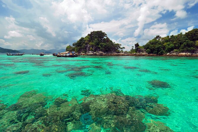Experience the Koh Lipe Frontier in the Eastern Adang Archipelago - Koh Ro Khloi viewpoint and Koh Peung sea fans: photo time plus calm water