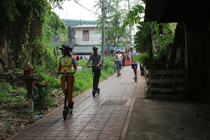 Explore Bangkok by E-Scooter & Try Street Food - Street Food Tasting without guesswork: what you can expect to eat