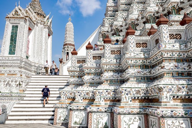 Explore Bangkok: Guided City and Temple Tour - Wat Pho, the Thai massage school, and the 46-meter reclining Buddha