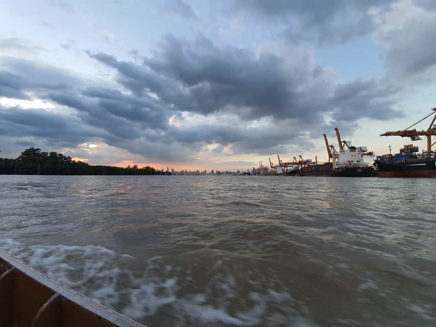 Explore Bangkok jungle by bike, kayak & boat - small group - Longtail boat around the harbor island: the big ships moment