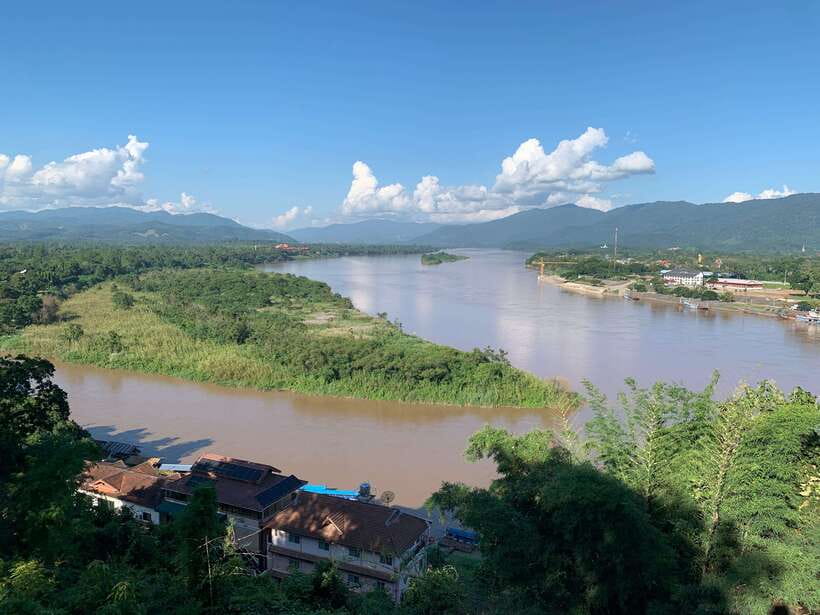 Explore the Chiang Rai and the Golden Triangle - Long Neck Karen village: cultural time with Gift