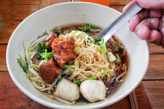 Family Foodies Experience in Hua Hin, Thailand - Stop 1: A three-generation noodle house in a Thai house
