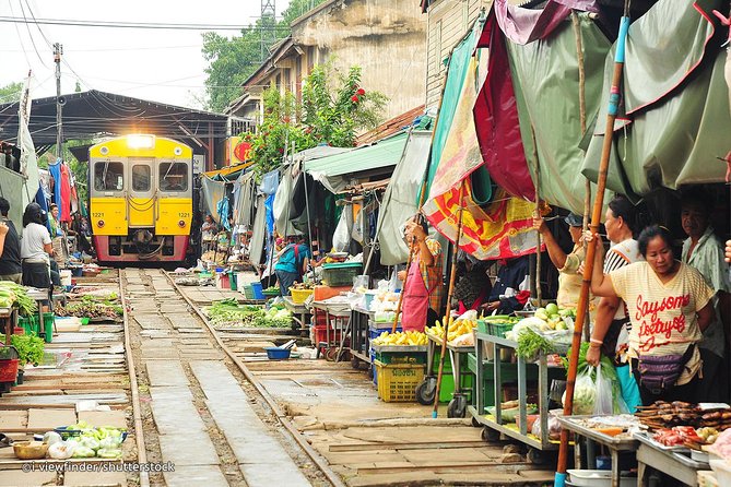 Famous Markets Tour: Maeklong Railway & Damnoen Saduak Floating - Pickup, meeting point, and where you end up