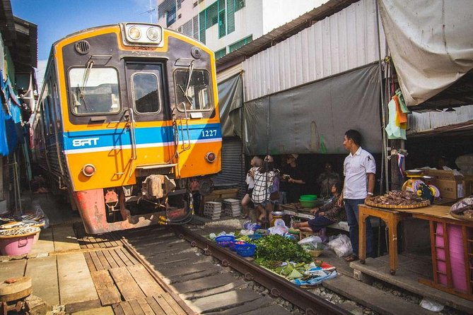 Famous Markets Tour: Maeklong Railway & Damnoen Saduak Floating - What’s included (and what you should plan for)