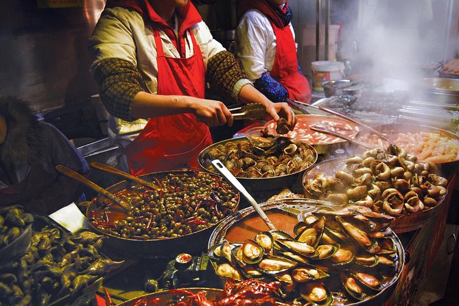 Famous Thai Street Food Tasting Experience! - Why this Bangkok street-food route feels easier than going alone