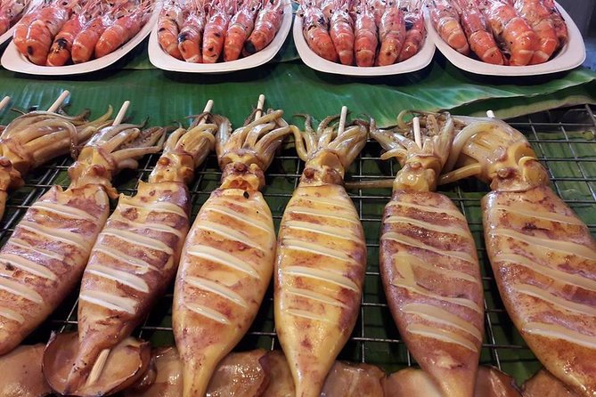 Famous Thai Street Food Tasting Experience! - Stop 2: Wang Lang Market for southern Thai comfort and oyster omelet alley energy