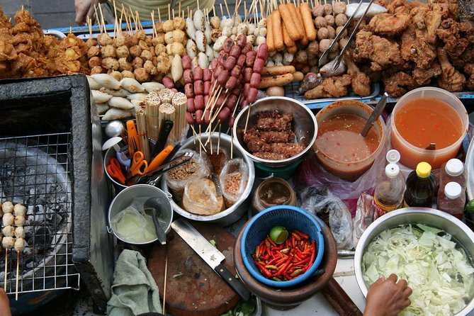 Famous Thai Street Food Tasting Experience! - Your guide Nikki: the difference between tasting and guessing