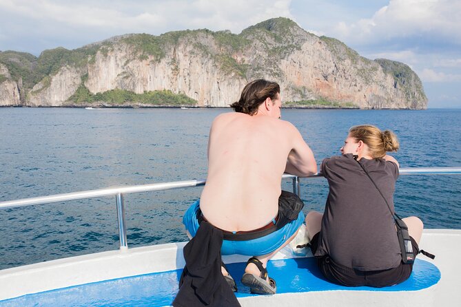 Ferry Transfer from Krabi Klong Jilad Pier to Phi Phi Tonsai - Arrival at Tonsai Pier: getting your next move right