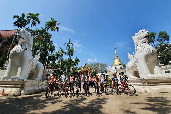FIELDS OF GOLD Mountain Biking Tour Chiang Mai - Food and drinks: part of the trip, not an afterthought