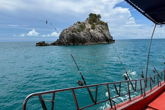 Fishing & Island Lunch Cruise from Koh Samui – Catch & Relax - The catch-and-relax competition vibe (no pressure)