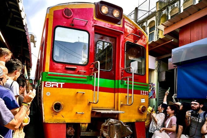 Floating and Railway Markets with Kwan Damnoen Restuarant - Stop 2: Mae Klong Railway Market, the train-in-the-stalls moment