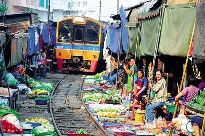Floating Market Damnoen Saduak and Meklong Railway Market: Half Day Tour - Should you book it?