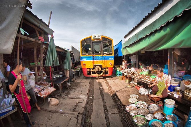 Floating Market & Railway Market Bangkok - Should you book the Floating Market & Railway Market Bangkok tour?