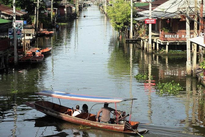 Floating Market & Railway Market Bangkok - Damnoen Saduak Floating Market: boats, canals, and fast shopping time