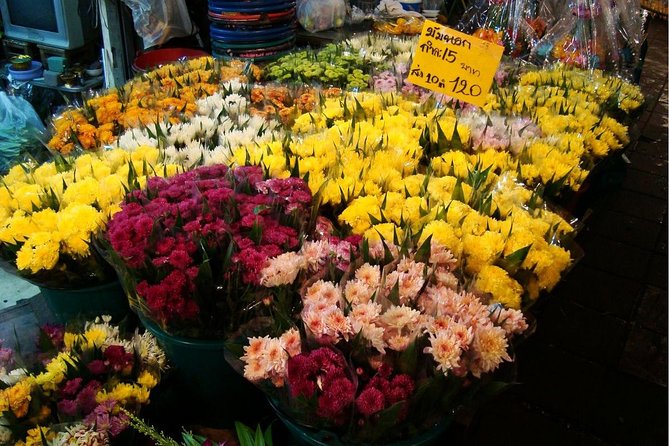 Floating Market - Train Market - Flower Market and China Town - Lunch on local time, then back into Bangkok for Chinatown