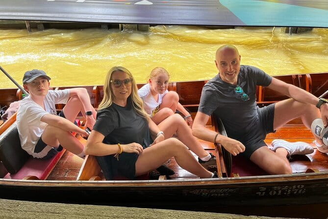 Floating & Railway Markets Tour - Mae Klong Railway Market: the adrenaline you can watch from close