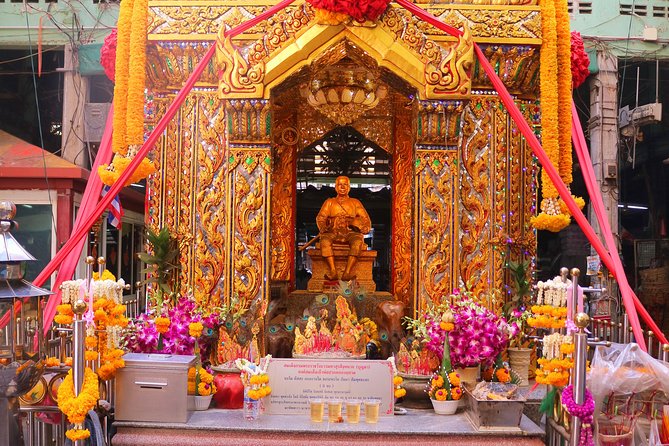 Flower Market & Floral Art: Multilingual Private Tour [EN/others] - Guanyin shrine and Kudi Chin neighborhood walking time