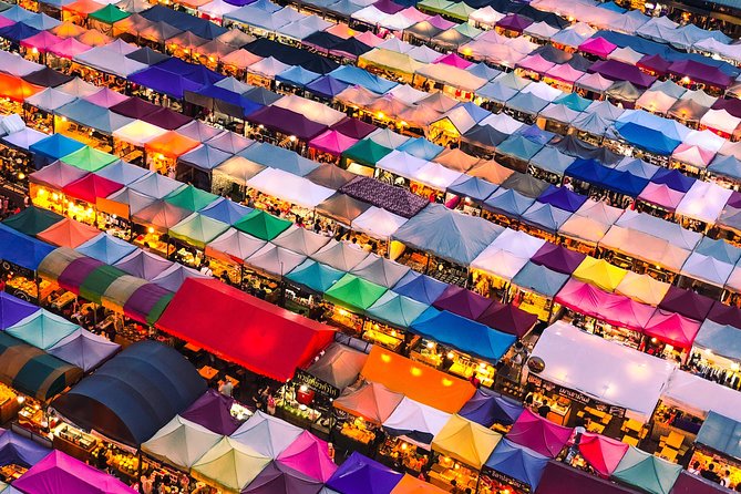 Free discovery of Bangkok with your private English-speaking guide - Emerald Buddha and Wat Pho Chetuphon: planning for crowd energy