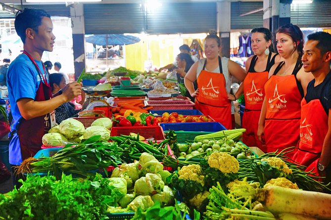 Fresh Local Market Tour - Food tour in Chiang Mai - Getting There Smoothly: Pickup, Meeting Point, and Your “Akha Bag”